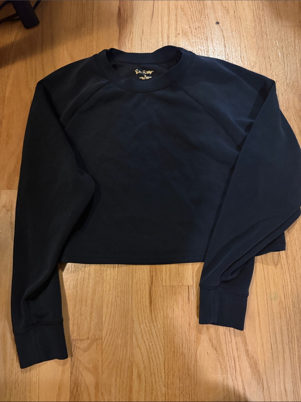 Cropped Black Crewneck Sweatshirt